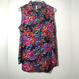 Women's Golf Studio floral top